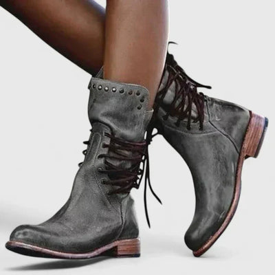 Mavis | Schnürstiefel aus Leder mit Nieten für Damen